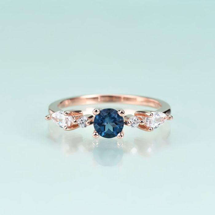 ring rosegold mit London Blue Topas und Zirkonia