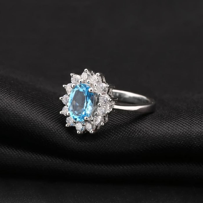 Engagement Ring mit Blautopas