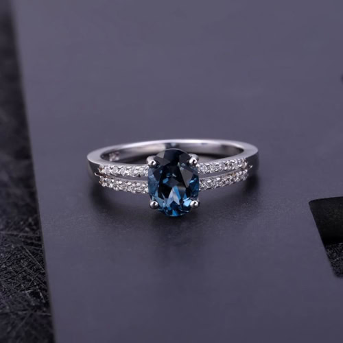 Silber Ring mit London Blue Topas