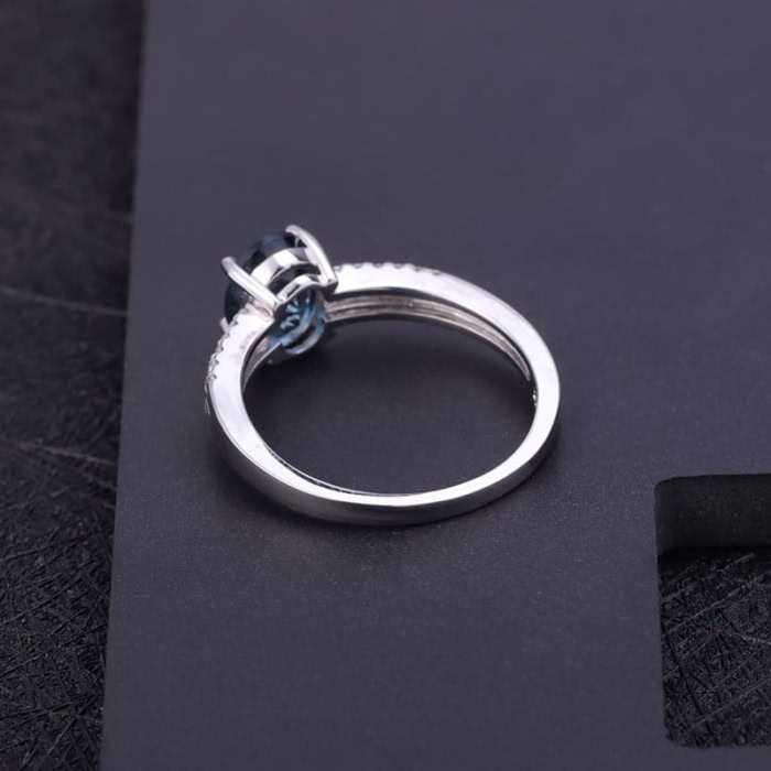 Silber Ring mit London Blue Topas