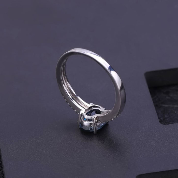 Silber Ring mit London Blue Topas