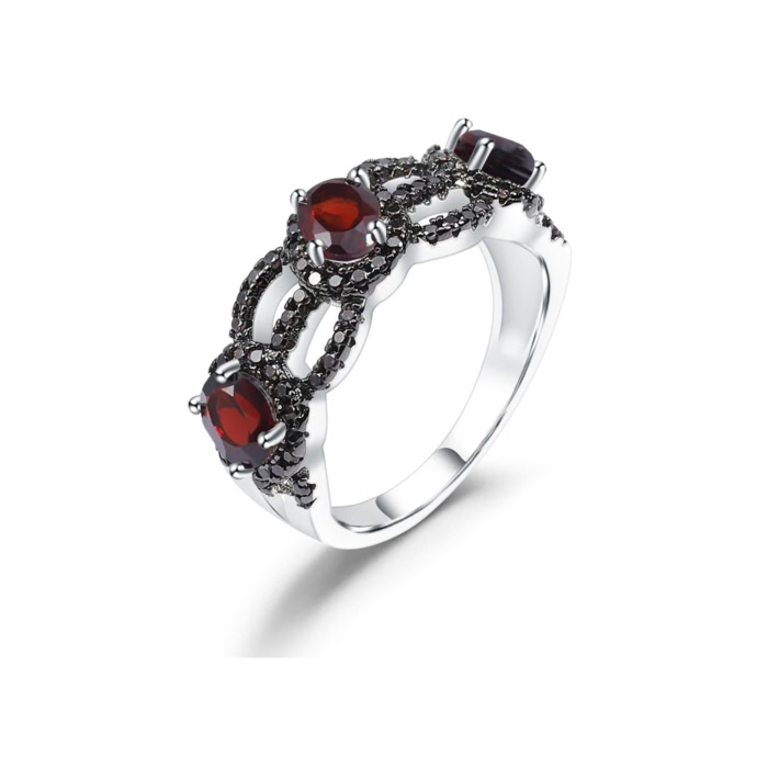 Frauen Schmuck Ring mit Granat