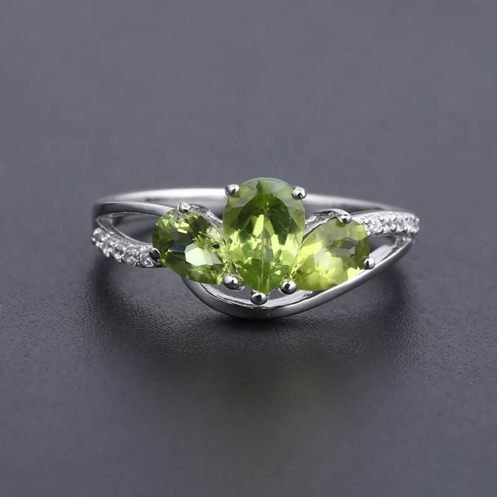 Peridot Ring aus Silber