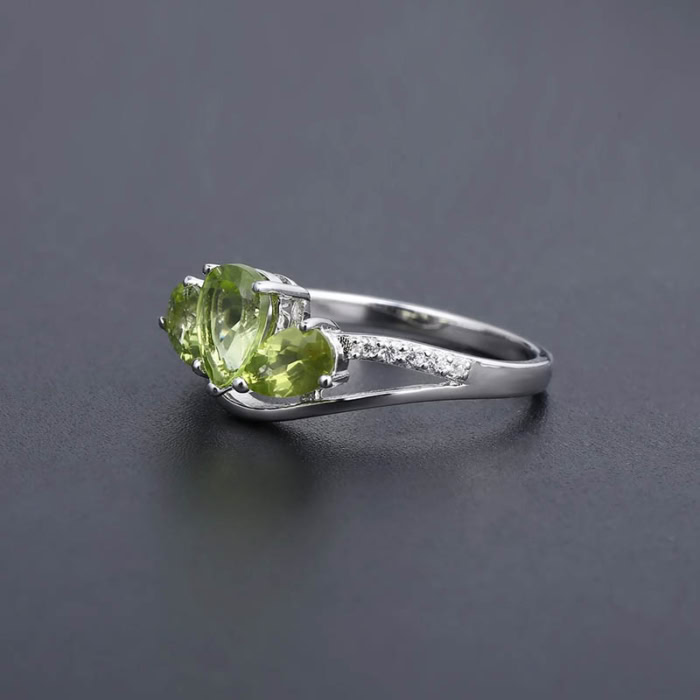 Peridot Ring aus Silber