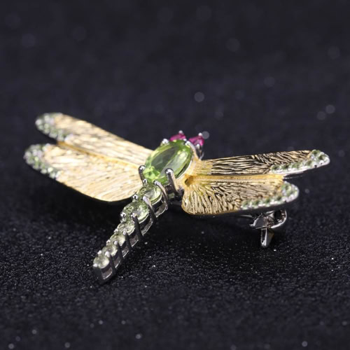 Libelle Brosche mit Peridot